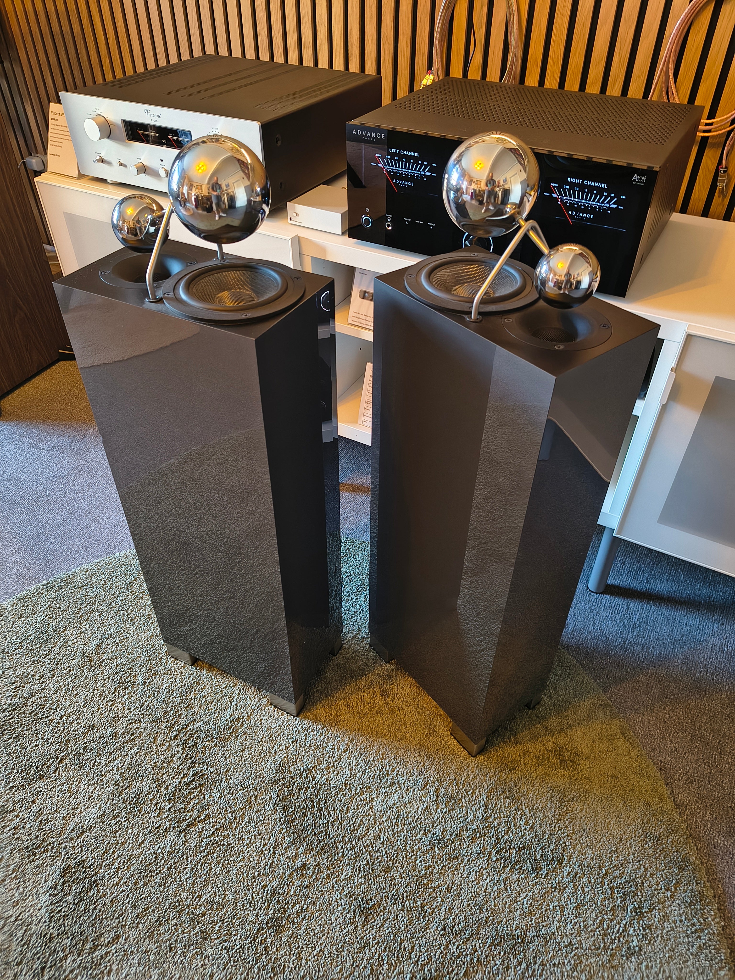 Duevel Planets (Paarpreis - Aussteller) Anthrazit Metallic