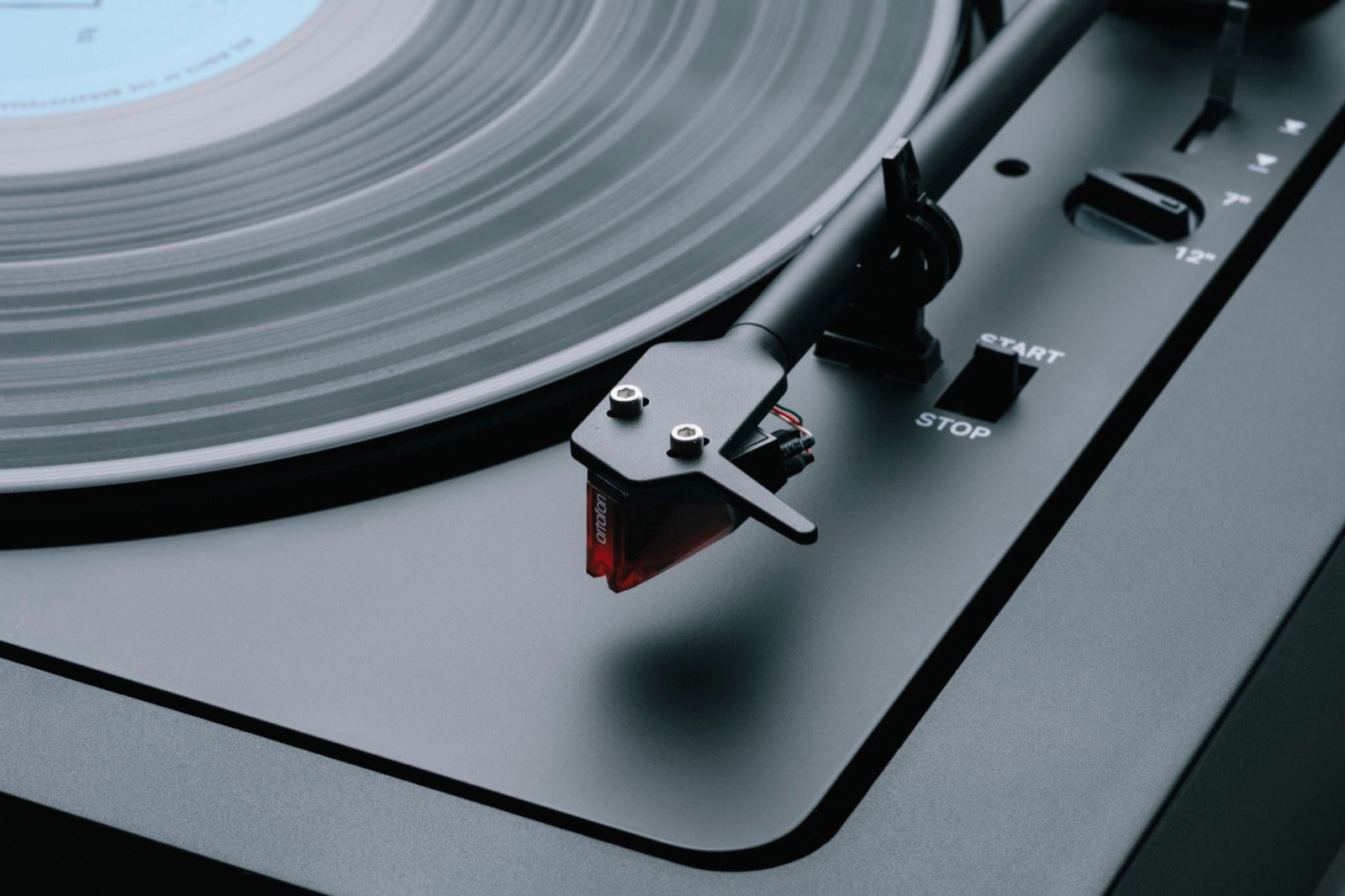 Pro-Ject A2 ( Vollautomatischer Plattenspieler )